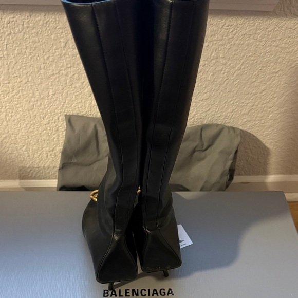 Balenciaga Black Boots with Gold Detailing - Picture 8 of 8
